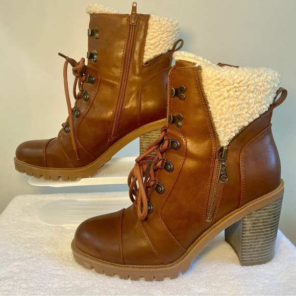 GBG By Guess Jesera Sherpa Fleece Lined Heeled Booties Ankle Boots Size 9.5 - Picture 8 of 9